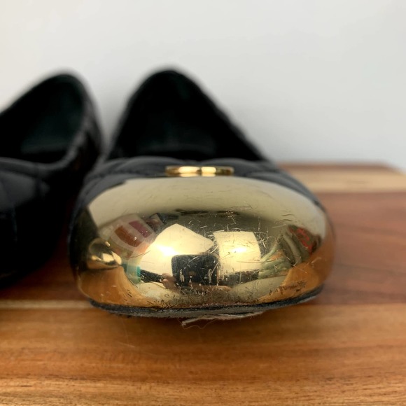 Tory Burch Kaitlin Flats Black Quilted Leather Gold Logo Ballet Shoes size 8.5 - Picture 2 of 12
